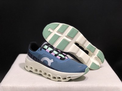 On Cloud Shoes-014