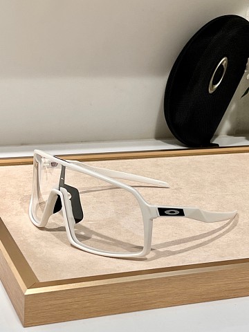 Oakle Glasses-018