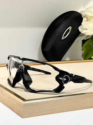 Oakle Glasses-022