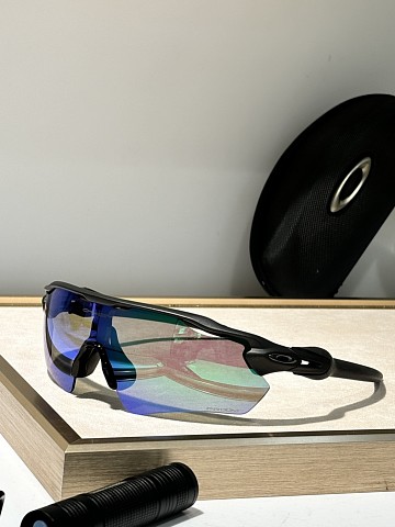 Oakle Glasses-049